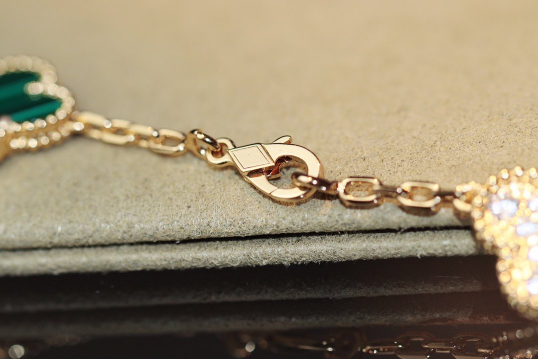 ¡®Lume Jewels¡¯CLOVER 20 MOTIFS ONYX ROSE GOLD