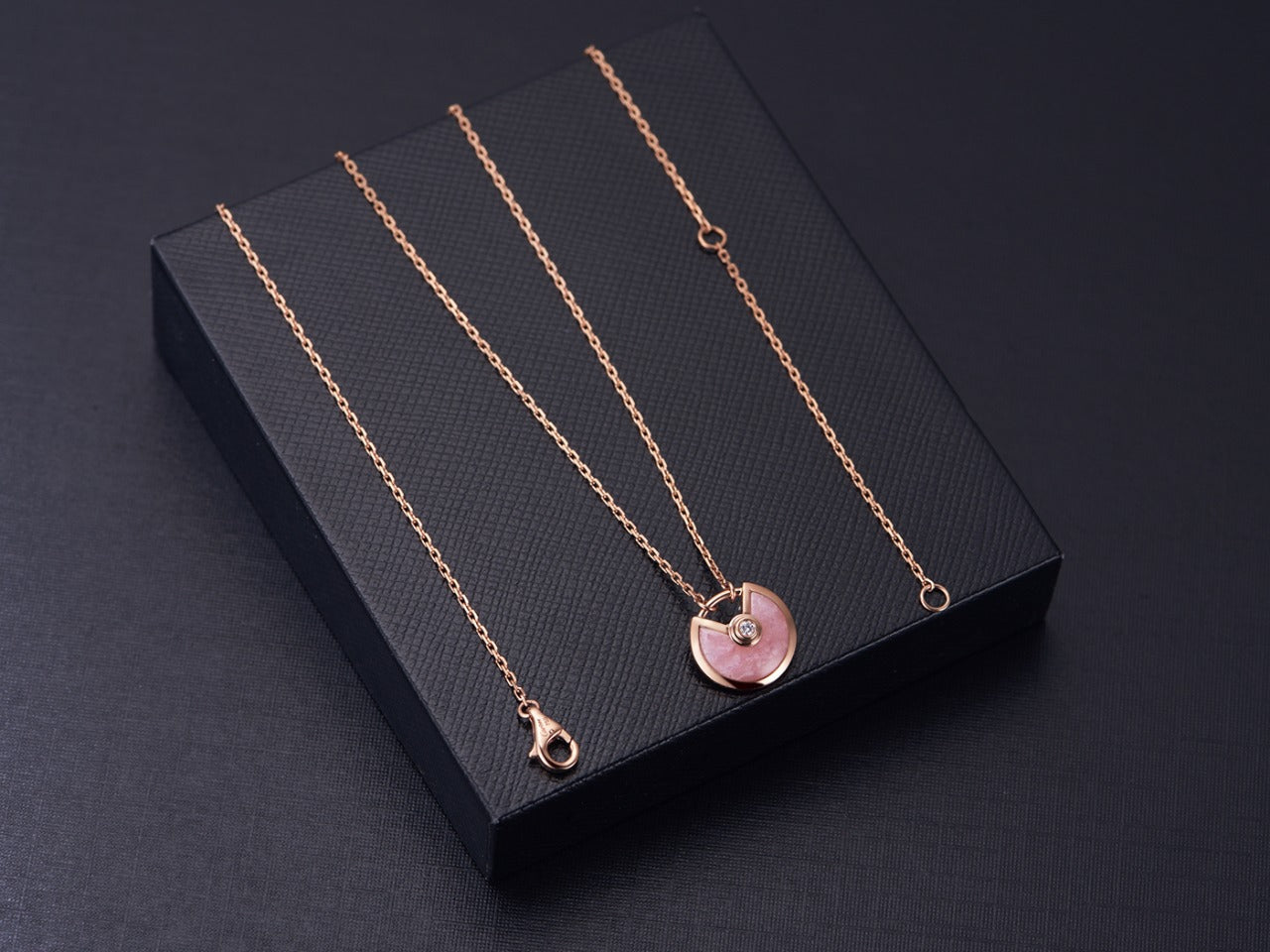 ¡®Lume Jewels¡¯AMULETTE ROSE GOLD PINK MOP NECKLACE