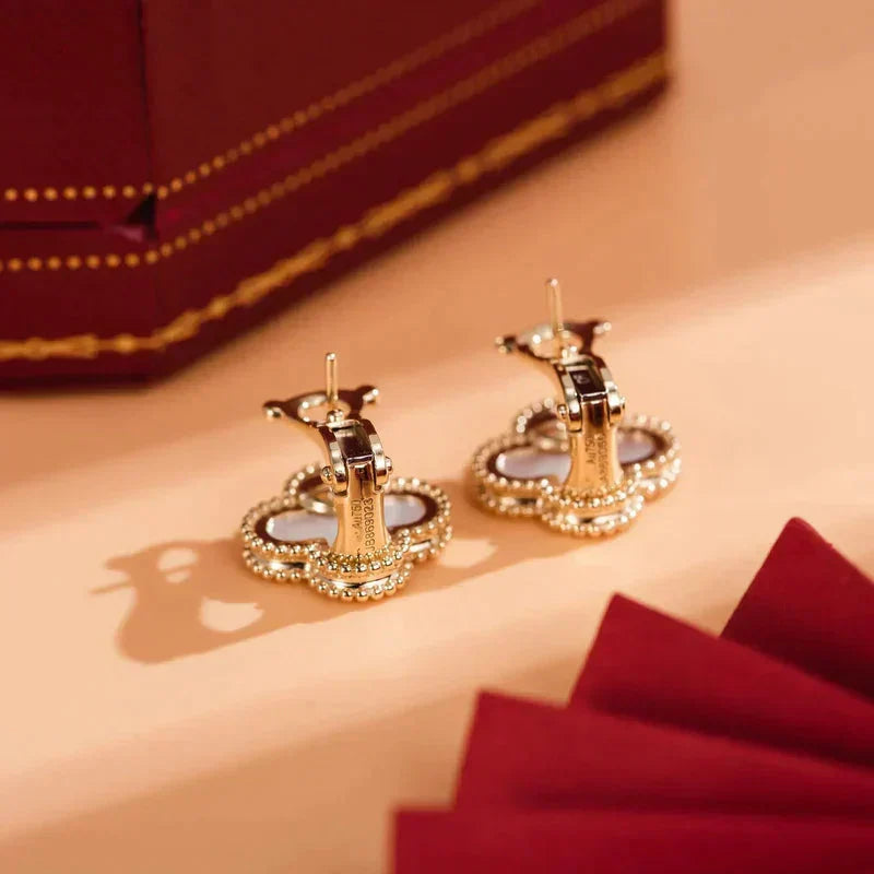 ¡®Lume Jewels¡¯CLOVER MEDIUM 1 MOTIFS WHITE MOP STUD EARRINGS