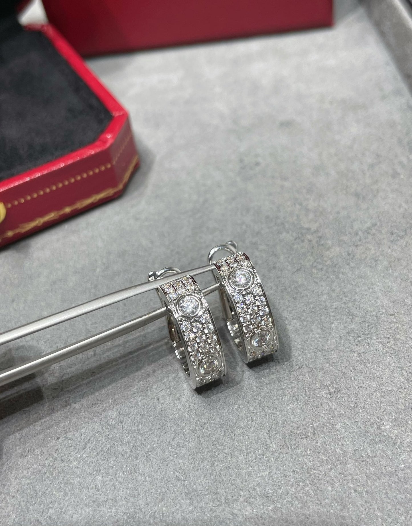 ¡®Lume Jewels¡¯LOVE 5.5MM DIAMOND PAVED EARRINGS