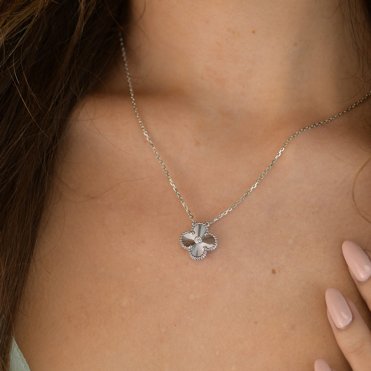 ¡®Lume Jewels¡¯CLOVER 15MM DIAMOND LASER NECKLACE SILVER