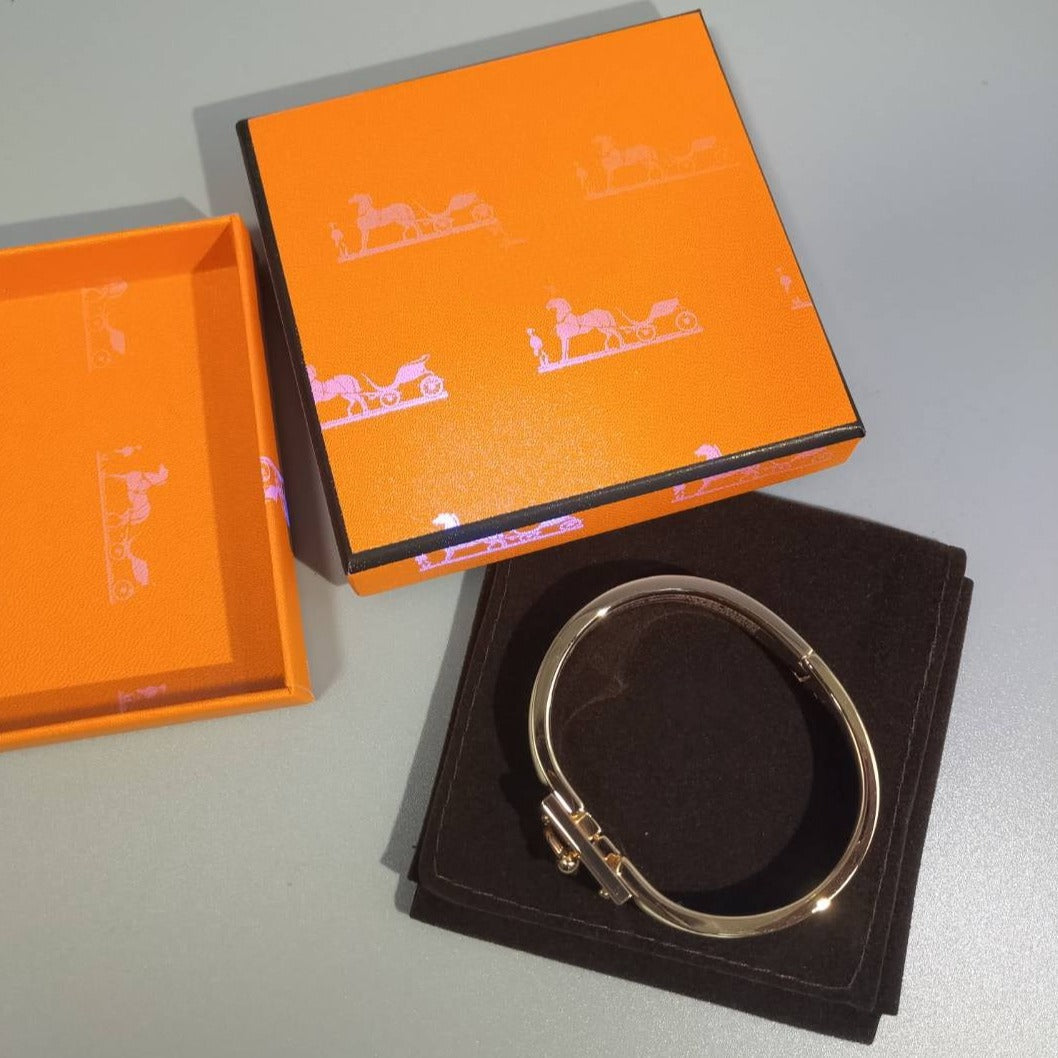 ¡®Lume Jewels¡¯H GREY BRACELET