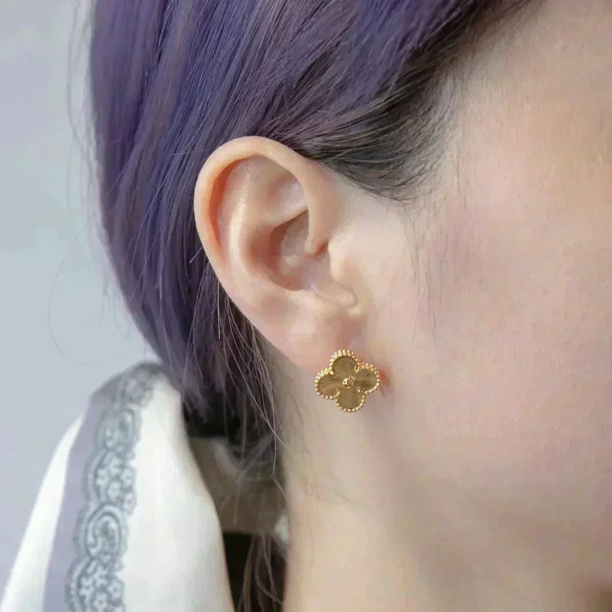 ¡®Lume Jewels¡¯CLOVER MEDIUM 1 MOTIFS LASER EARRINGS