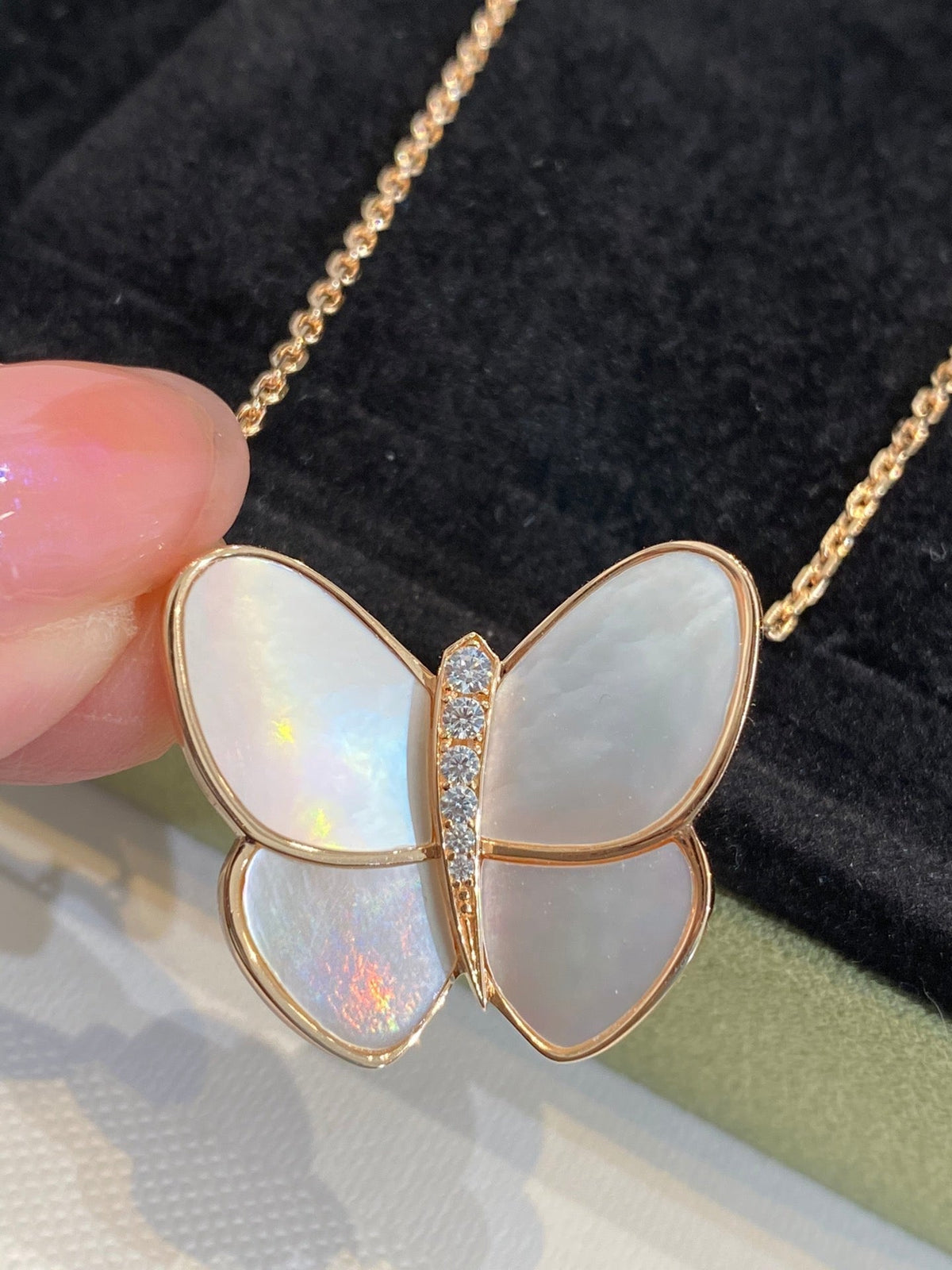 ¡®Lume Jewels¡¯BUTTERFLY GOLD MOP DIAMOND NECKLACE