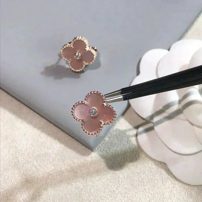 ¡®Lume Jewels¡¯CLOVER MEDIUM 1 MOTIFS  PINK MOP DIAMOND EARRINGS