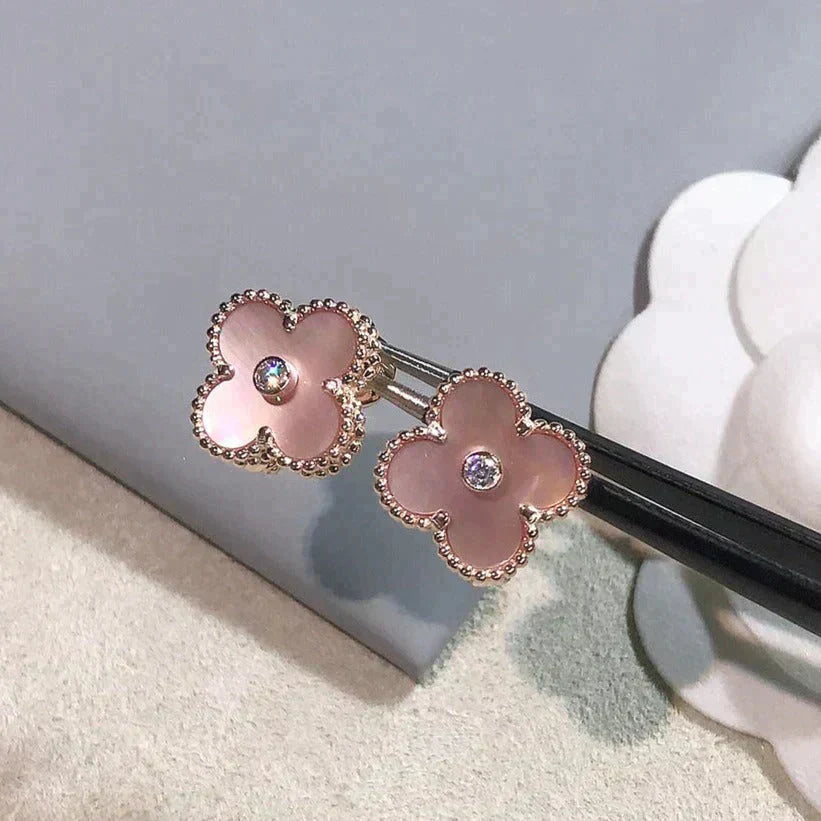 ¡®Lume Jewels¡¯CLOVER MEDIUM 1 MOTIFS  PINK MOP DIAMOND EARRINGS