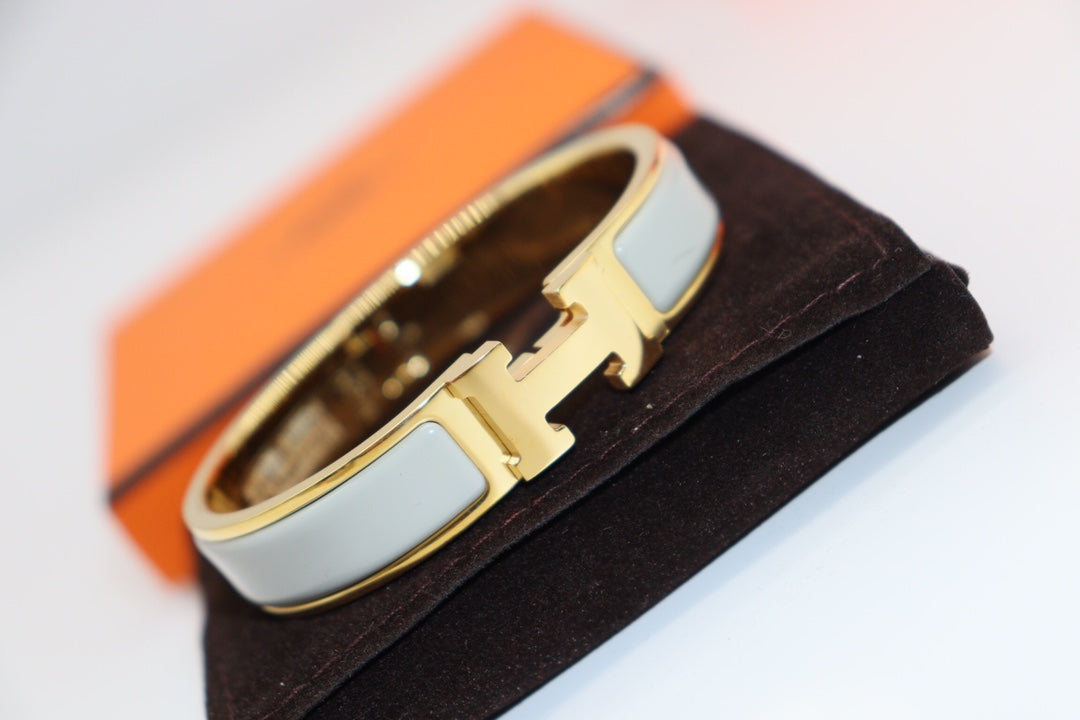 ¡®Lume Jewels¡¯H LIGHT BLUE BRACELET