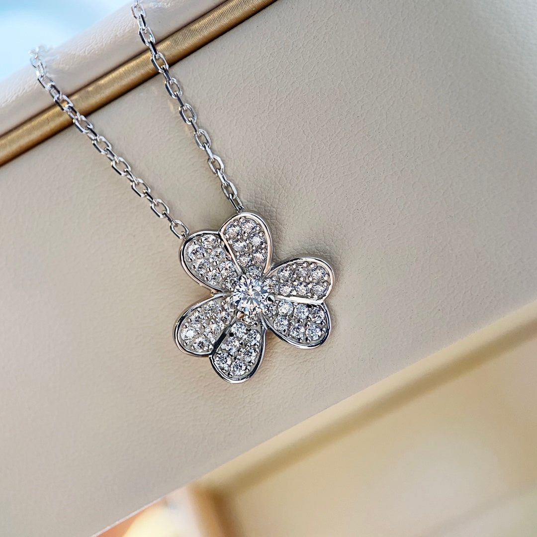 ¡®Lume Jewels¡¯CLOVER DIAMOND NECKLACE SILVER
