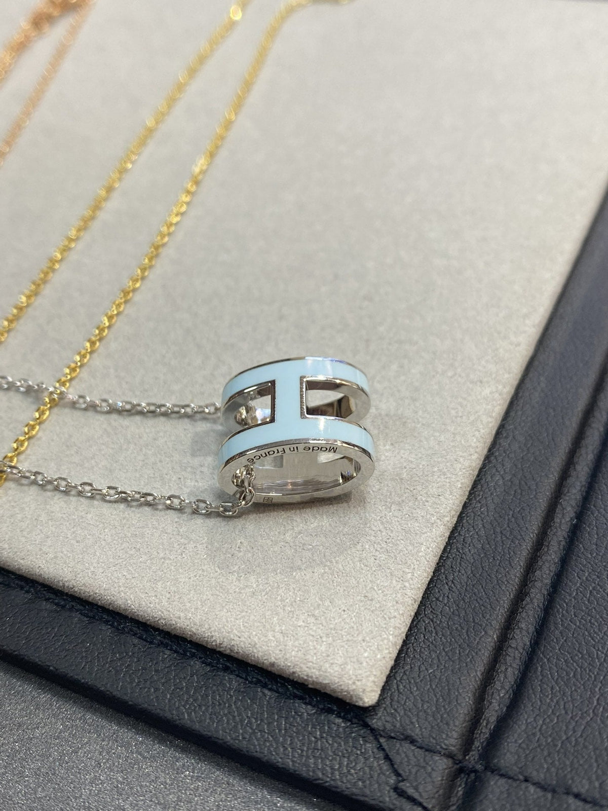 ¡®Lume Jewels¡¯POP H LIGHT BLUE NECKLACE