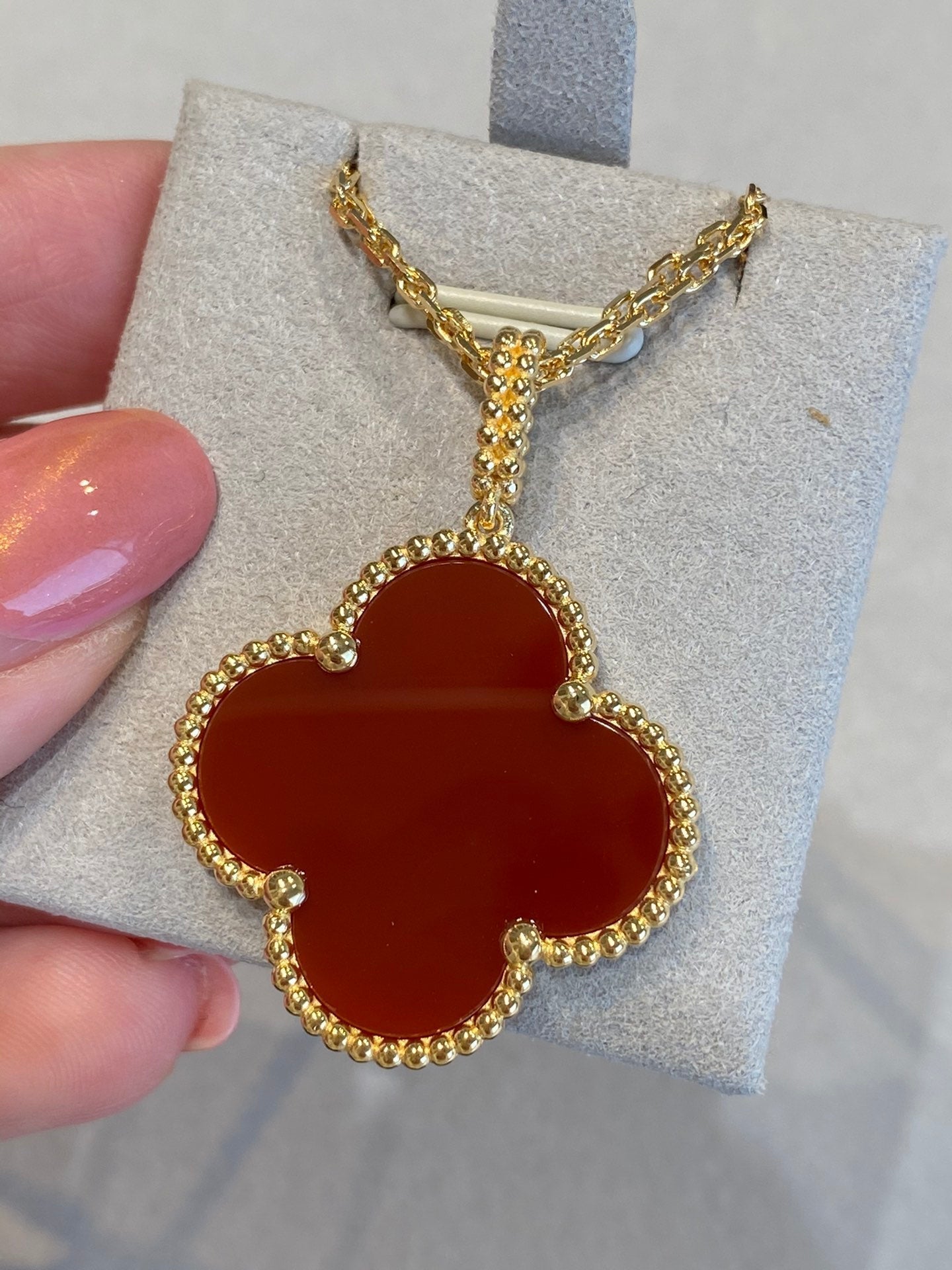 ¡®Lume Jewels¡¯CLOVER 25MM NECKLACE GOLD CARNELIAN