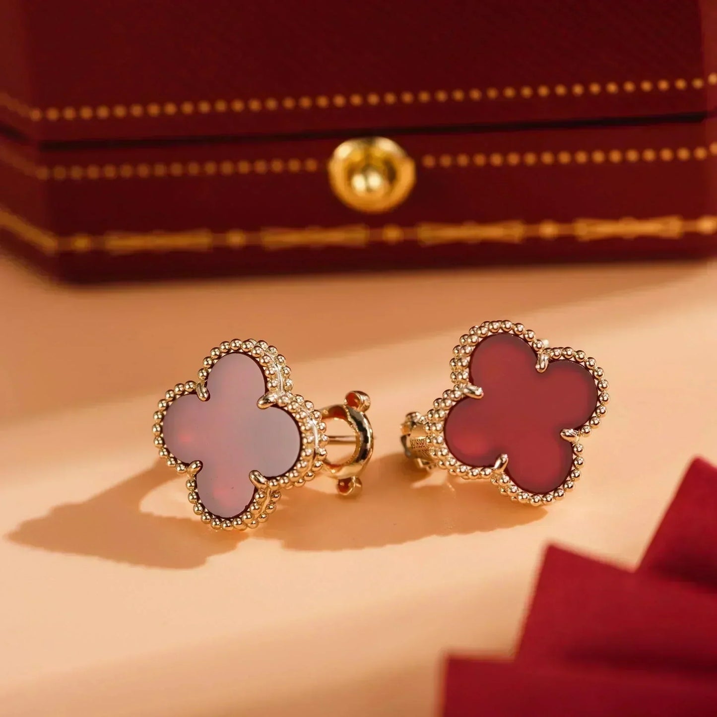 ¡®Lume Jewels¡¯CLOVER MEDIUM 1 MOTIFS CARNELIAN  EARRINGS