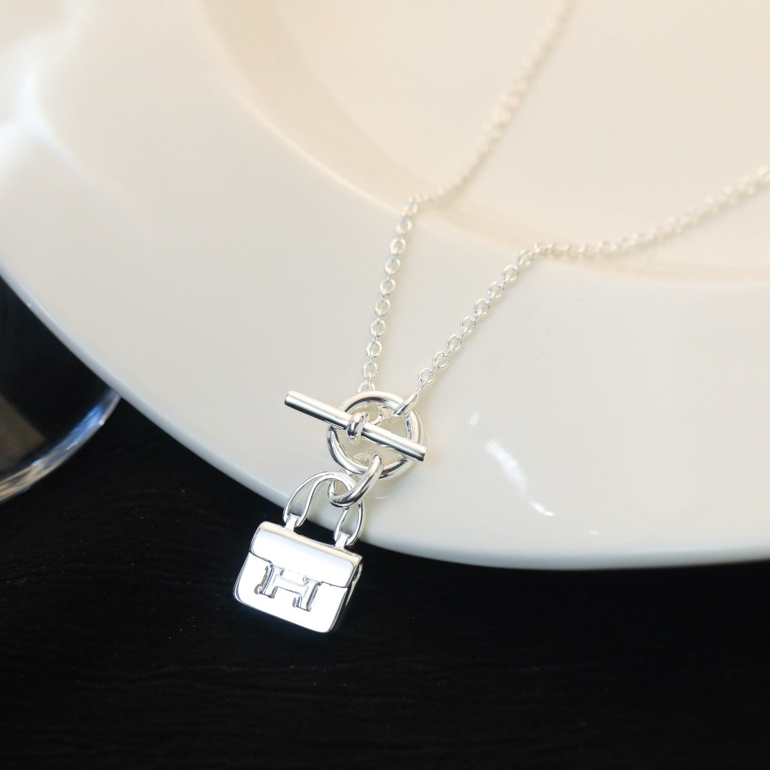 ¡®Lume Jewels¡¯POP H PEDANT SILVER NECKLACE