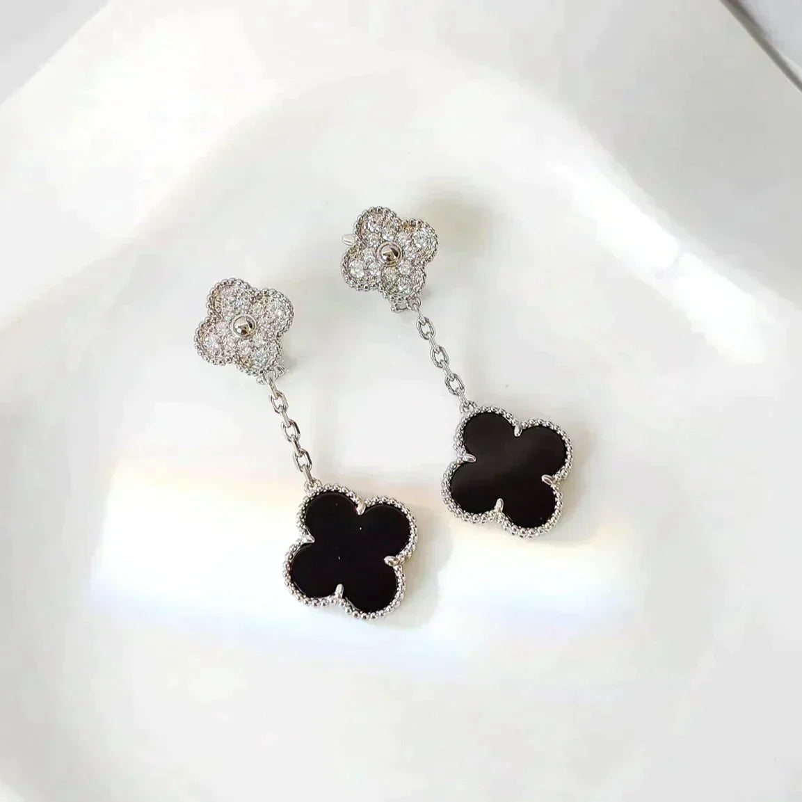 ¡®Lume Jewels¡¯CLOVER 2 MOTIFS  DIAMOND ONYX EARRINGS SILVER