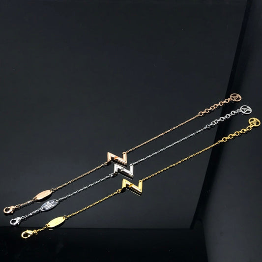 ¡®Lume Jewels¡¯VOLT LV LOGO BRACELET