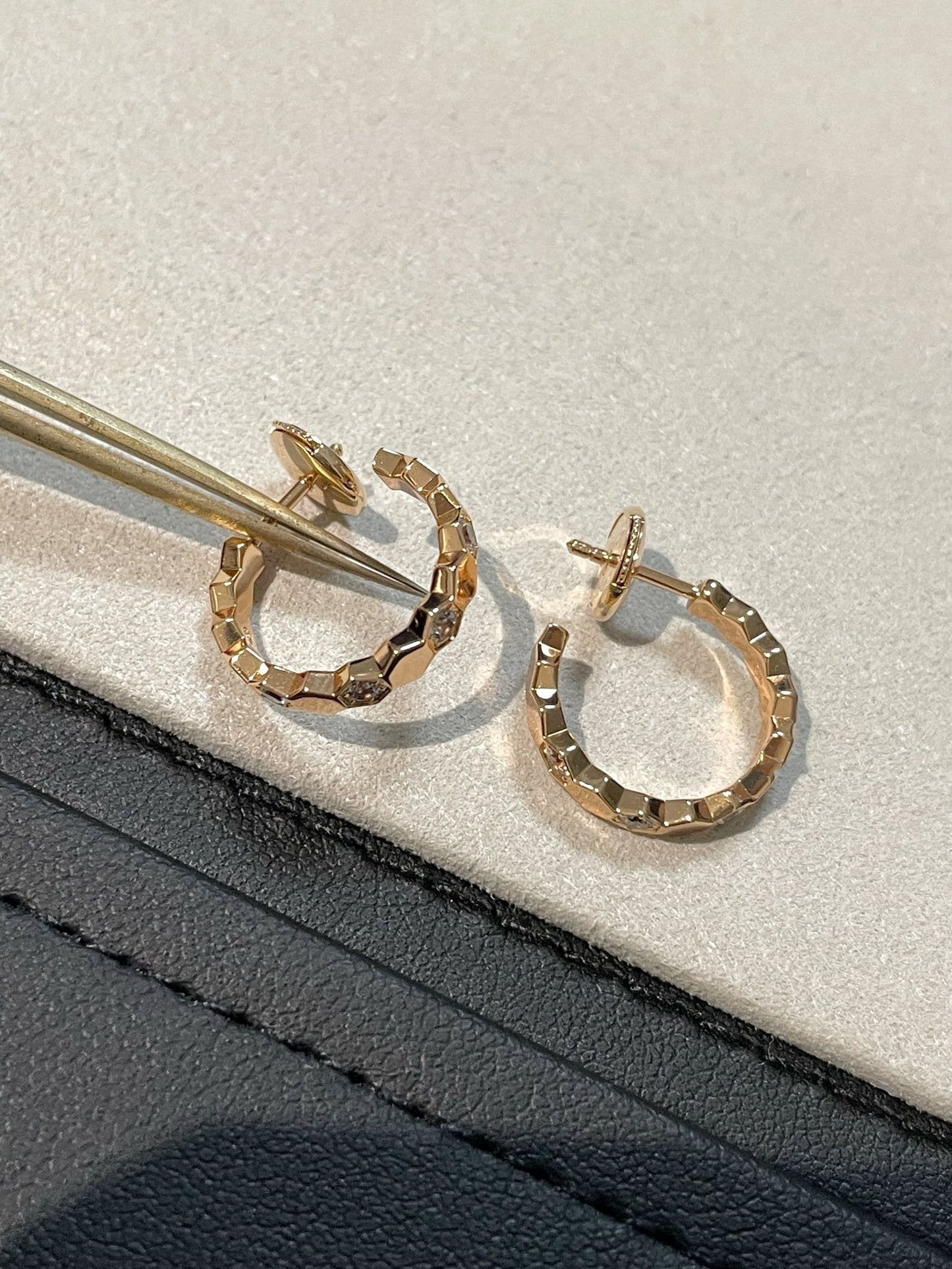 ¡®Lume Jewels¡¯BEE LOVE Earrings GOLD DIAMOND