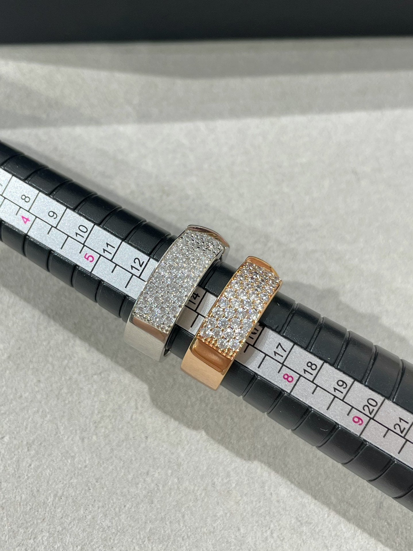 ¡®Lume Jewels¡¯LIENS EVIDENCE  DIAMOND PAVED RING
