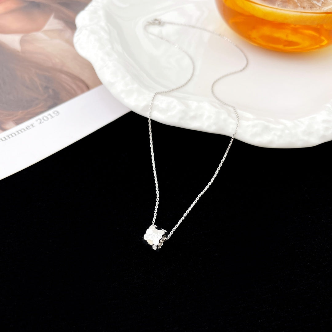 ¡®Lume Jewels¡¯BEE MINI PEDANT DIAMOND NECKLACE