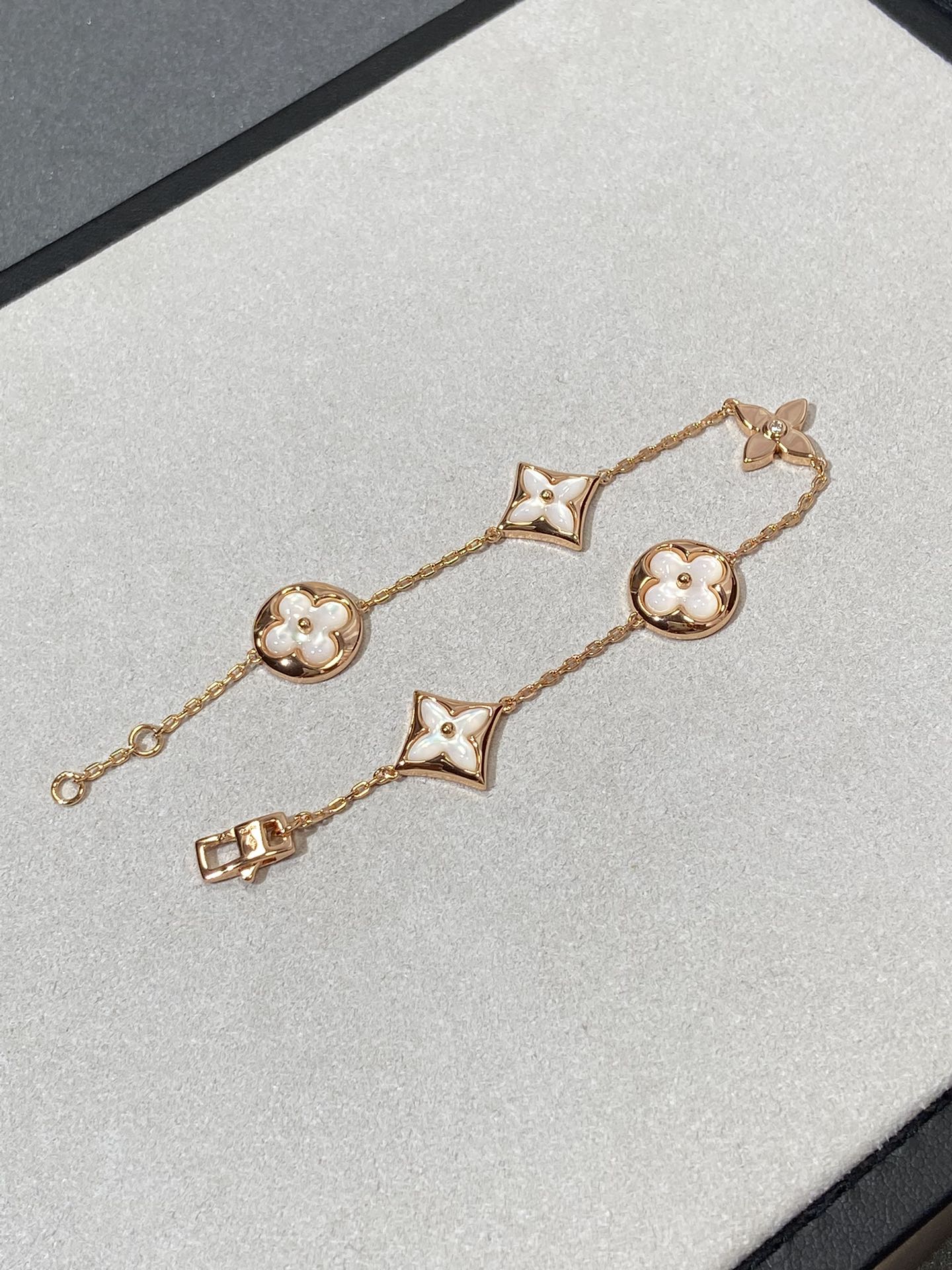 ¡®Lume Jewels¡¯STAR AND SUN 5 MOTIF MOP PINK GOLD BRACELET