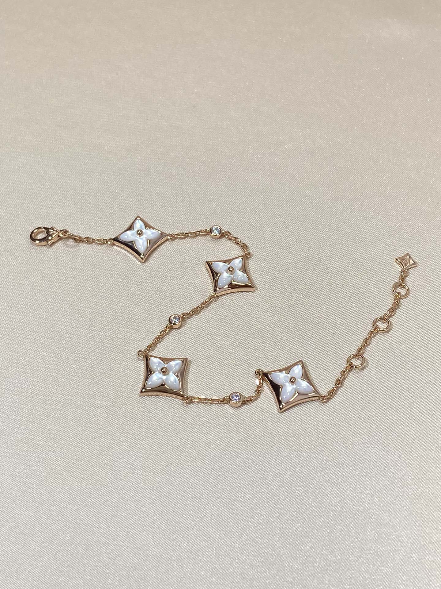 ¡®Lume Jewels¡¯STAR 4 MOTIF MOP DIAMOND PINK GOLD BRACELET