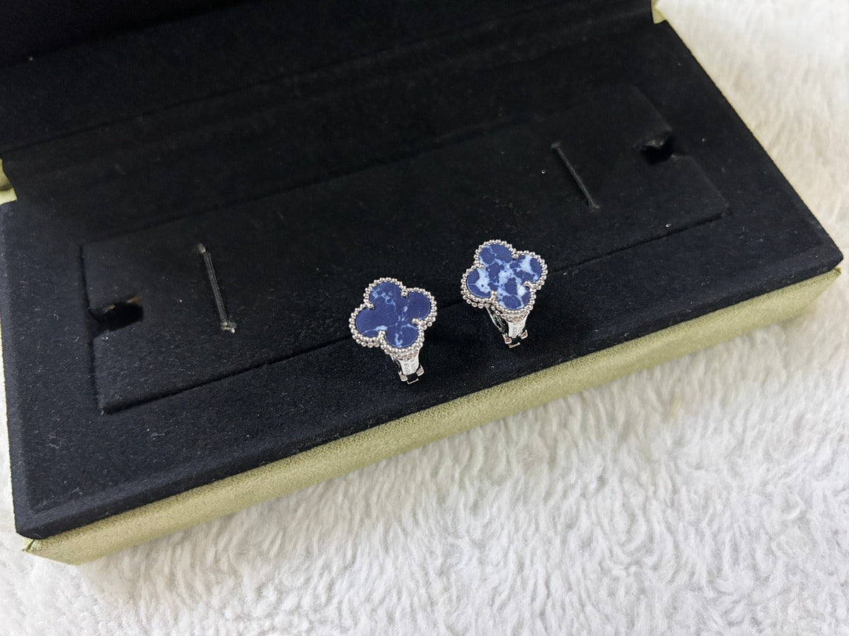 ¡®Lume Jewels¡¯CLOVER PIETERSITE MEDIUM STUD EARRINGS