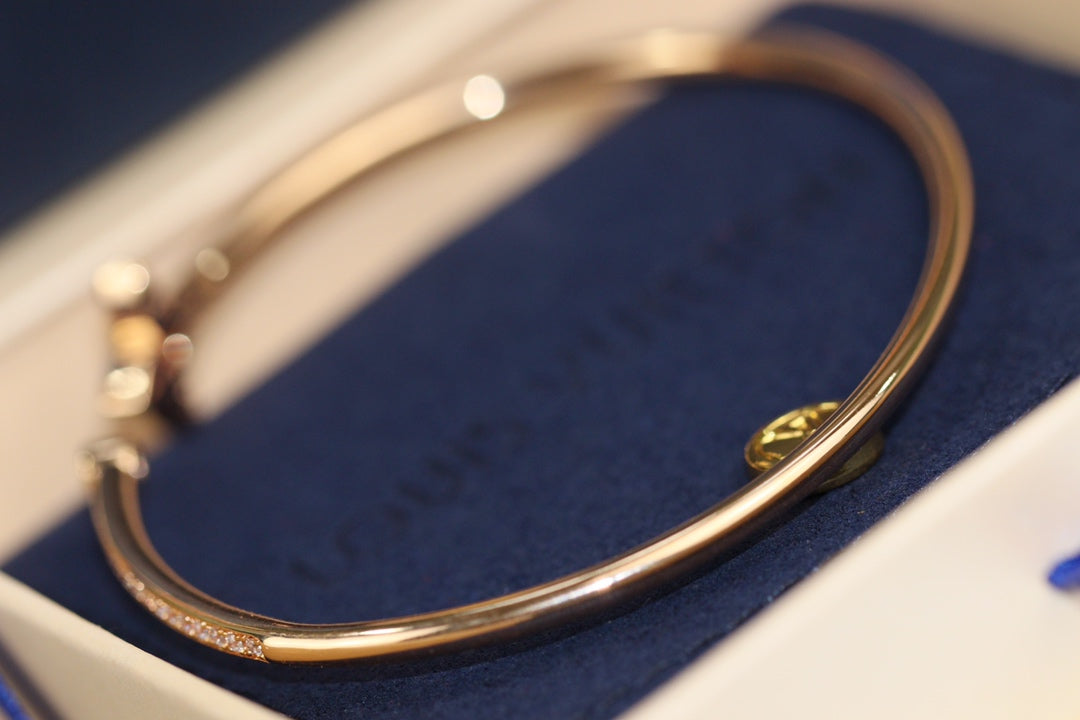 ¡®Lume Jewels¡¯IDYLLE PINK GOLD OPEN BRACELET DIAMOND PAVED