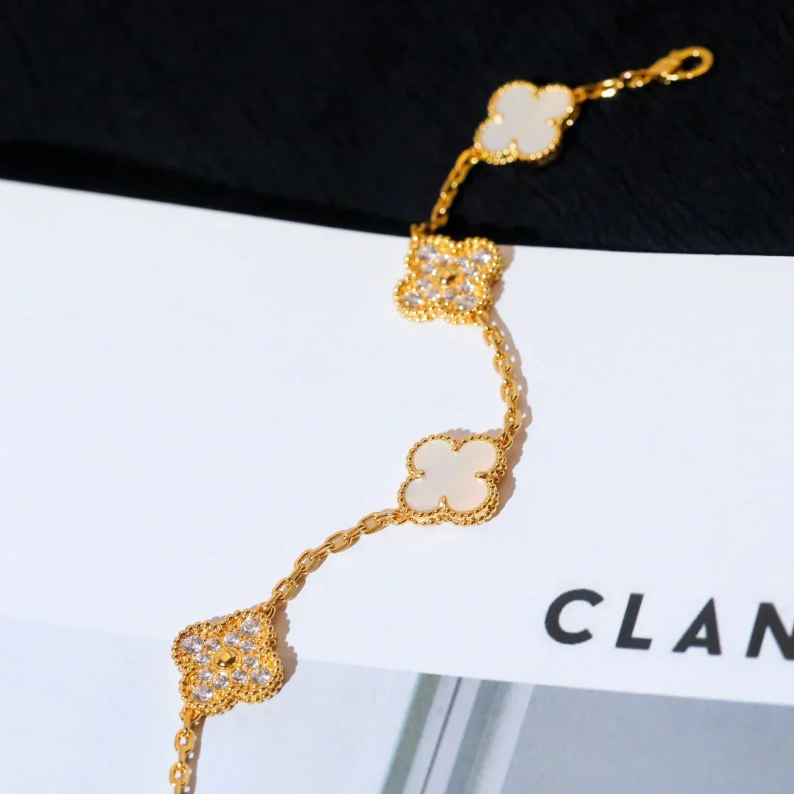 [Lume Jewels]New CLOVER WHITE PEARL MOP 5 MOTIF BRACELET COLLECTION