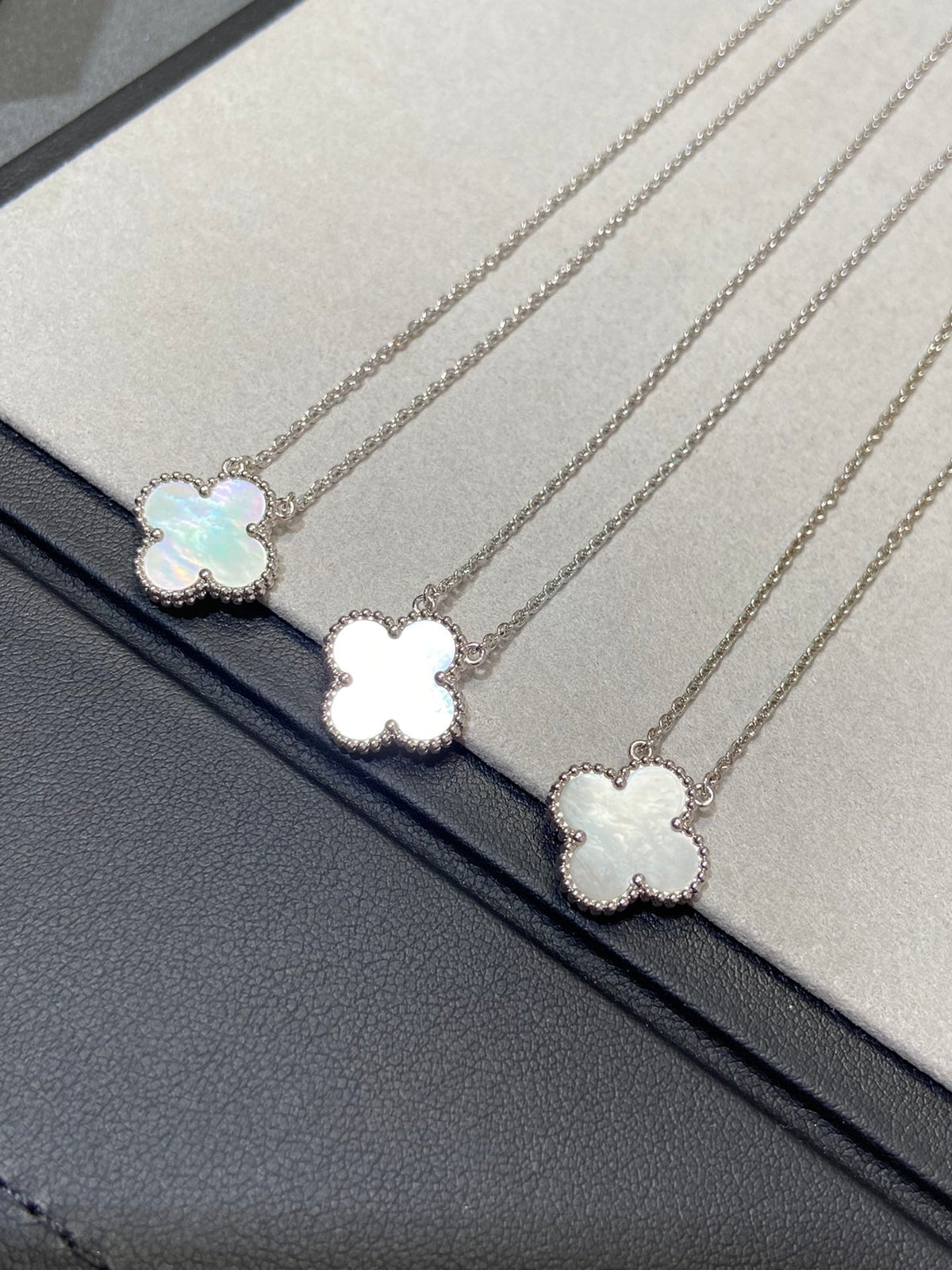 ¡®Lume Jewels¡¯CLOVER MEDIUM SILVER WHITE MOP NECKLACE