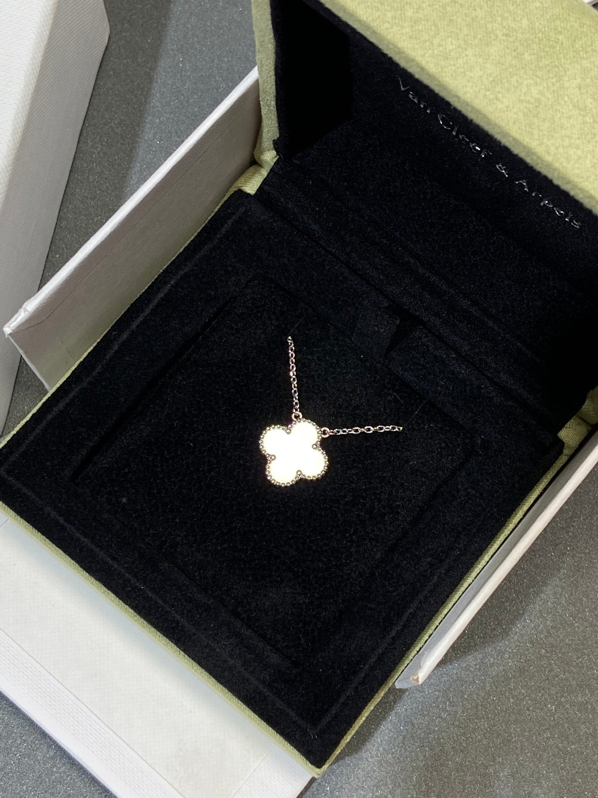 ¡®Lume Jewels¡¯CLOVER MEDIUM SILVER WHITE MOP NECKLACE
