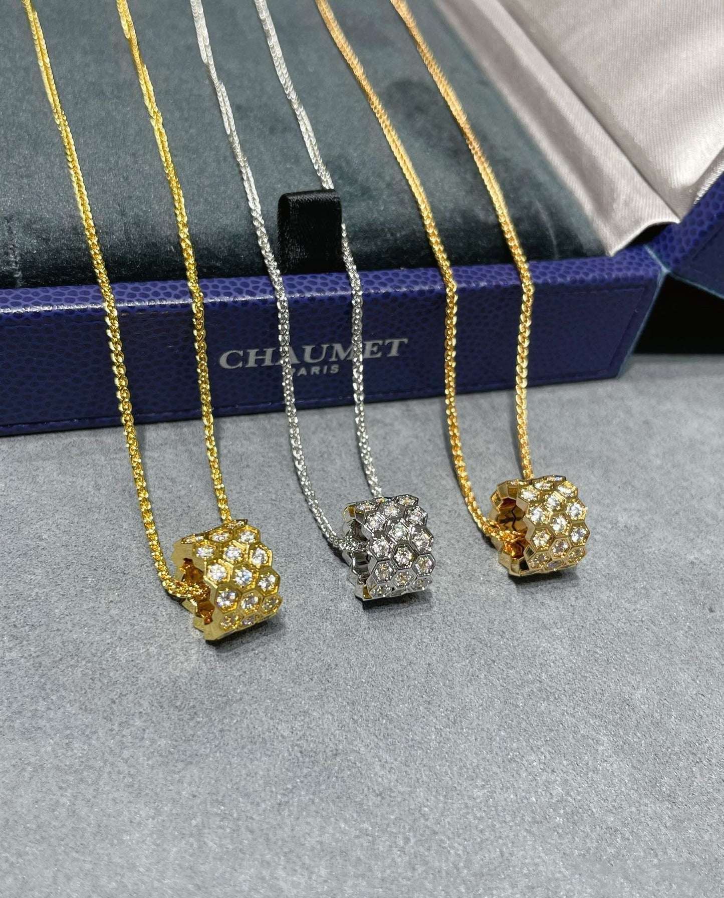 ¡®Lume Jewels¡¯BEE LOVE DIAMOND PAVED 3 ROW NECKLACE
