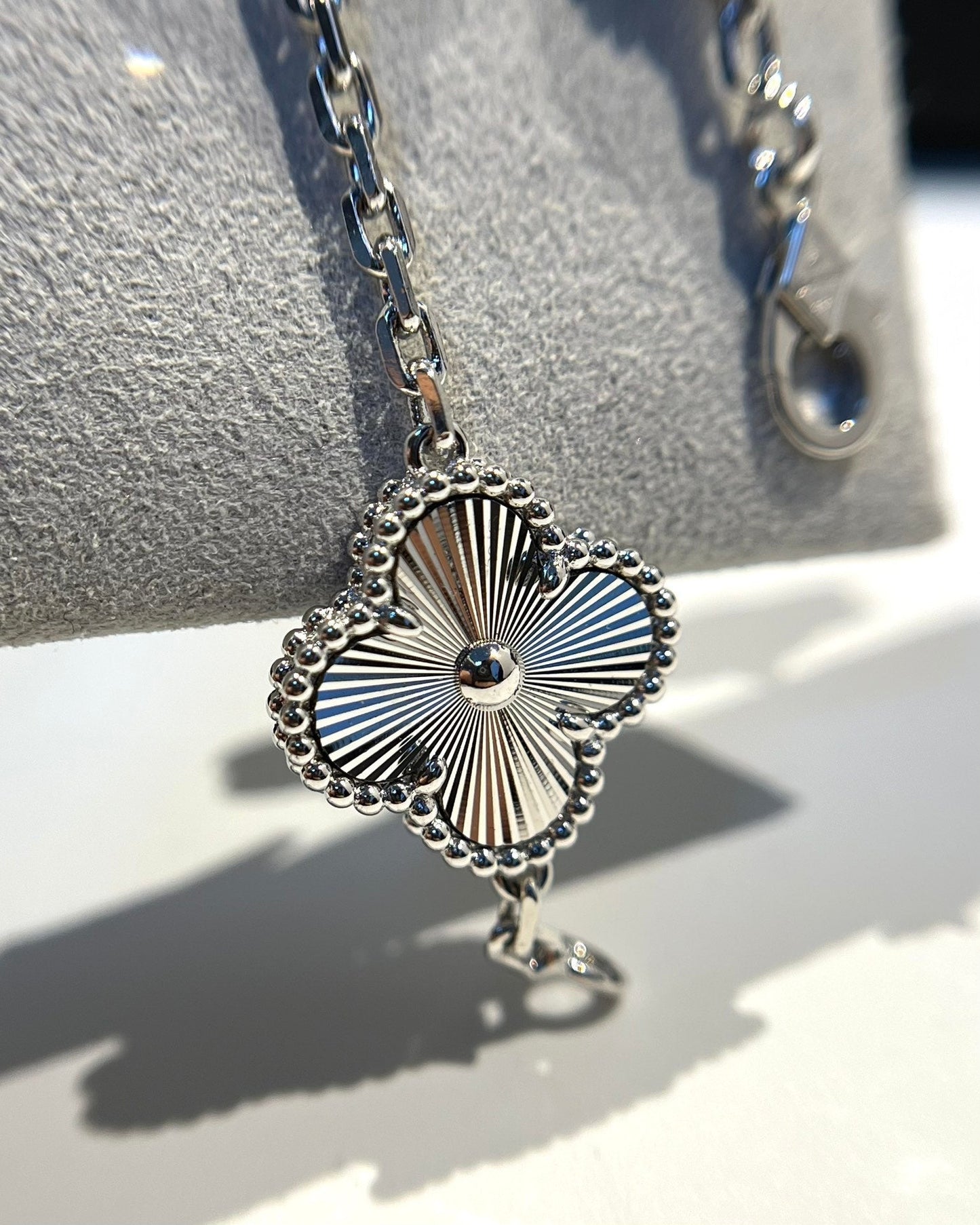 [Lume Jewels]New  CLOVER 5 MOTIF LASER BRACELET COLLECTION