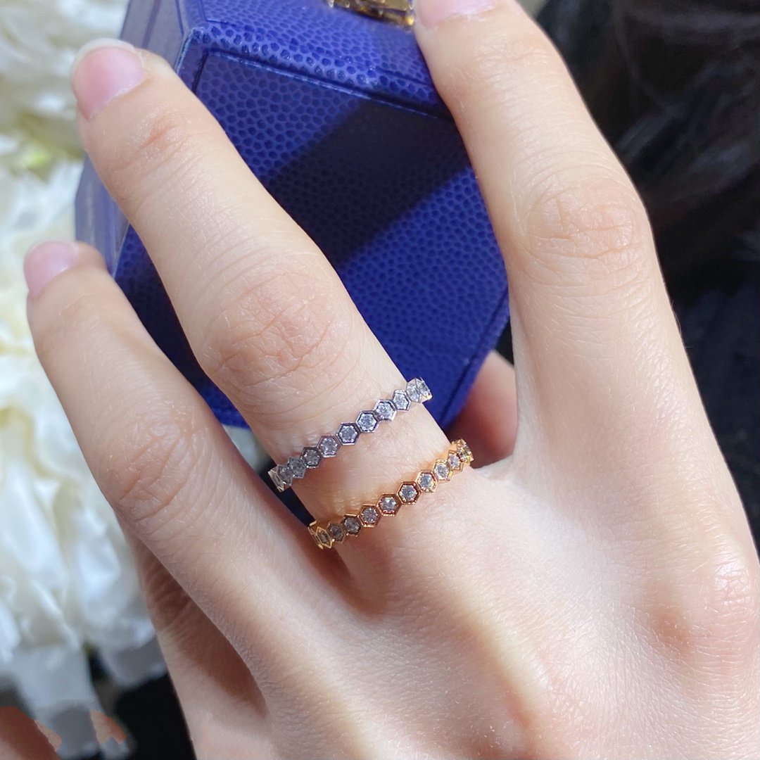 ¡®Lume Jewels¡¯BEE LOVE DIAMOND PAVED SMALL RING