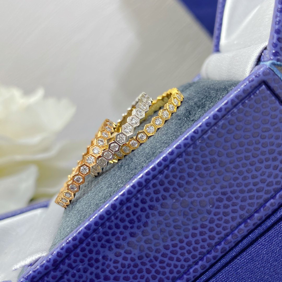 ¡®Lume Jewels¡¯BEE LOVE DIAMOND PAVED SMALL RING