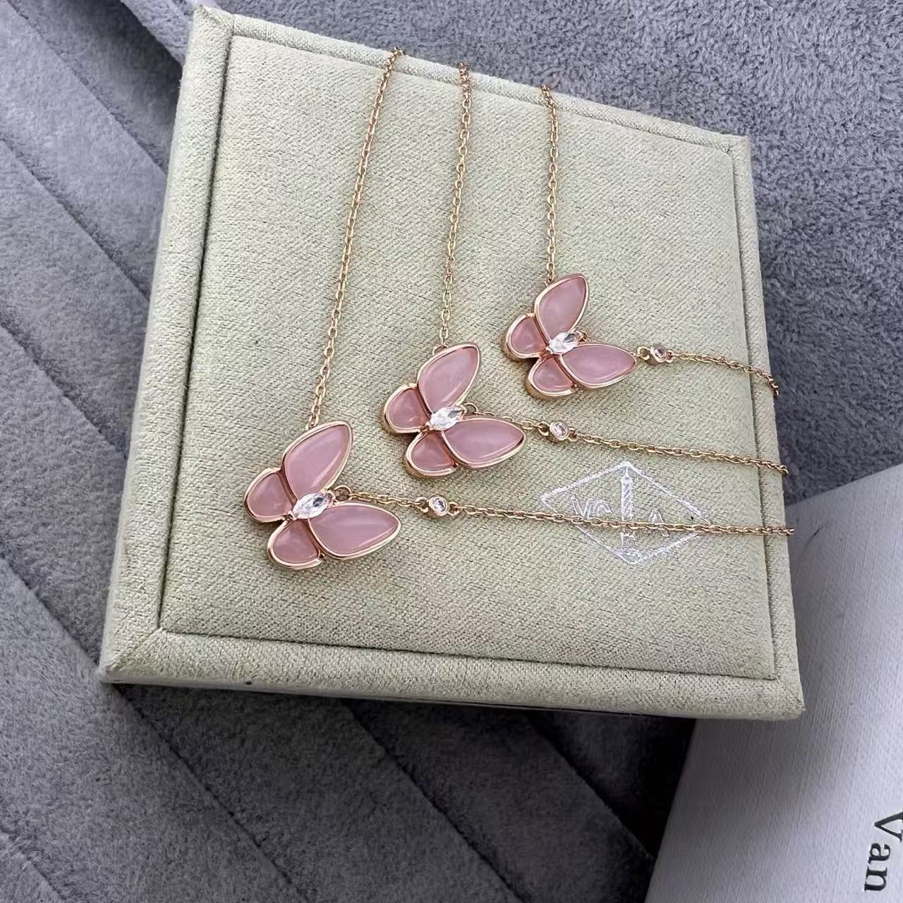 [Lume Jewels] Pink Butterfly Necklace