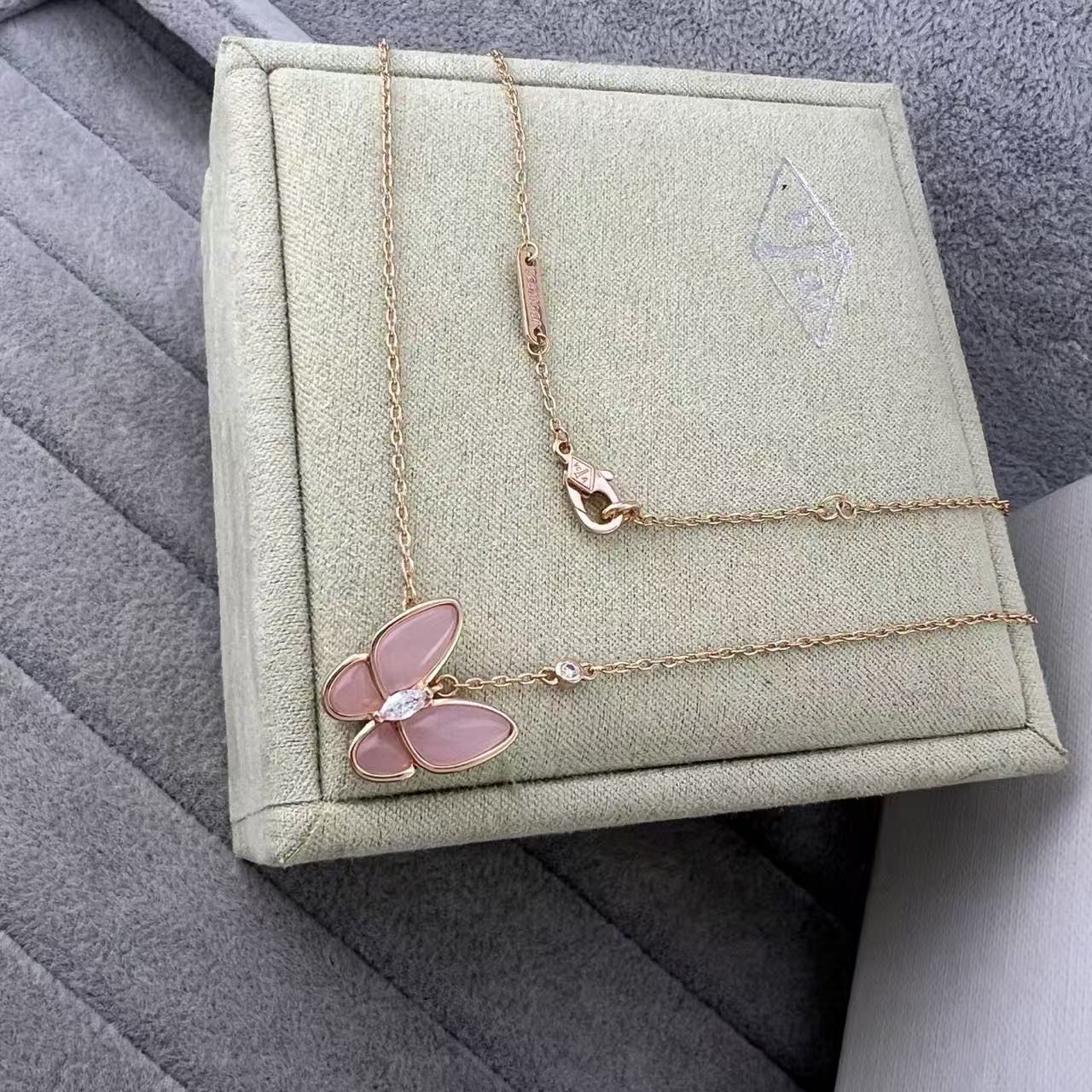 [Lume Jewels] Pink Butterfly Necklace