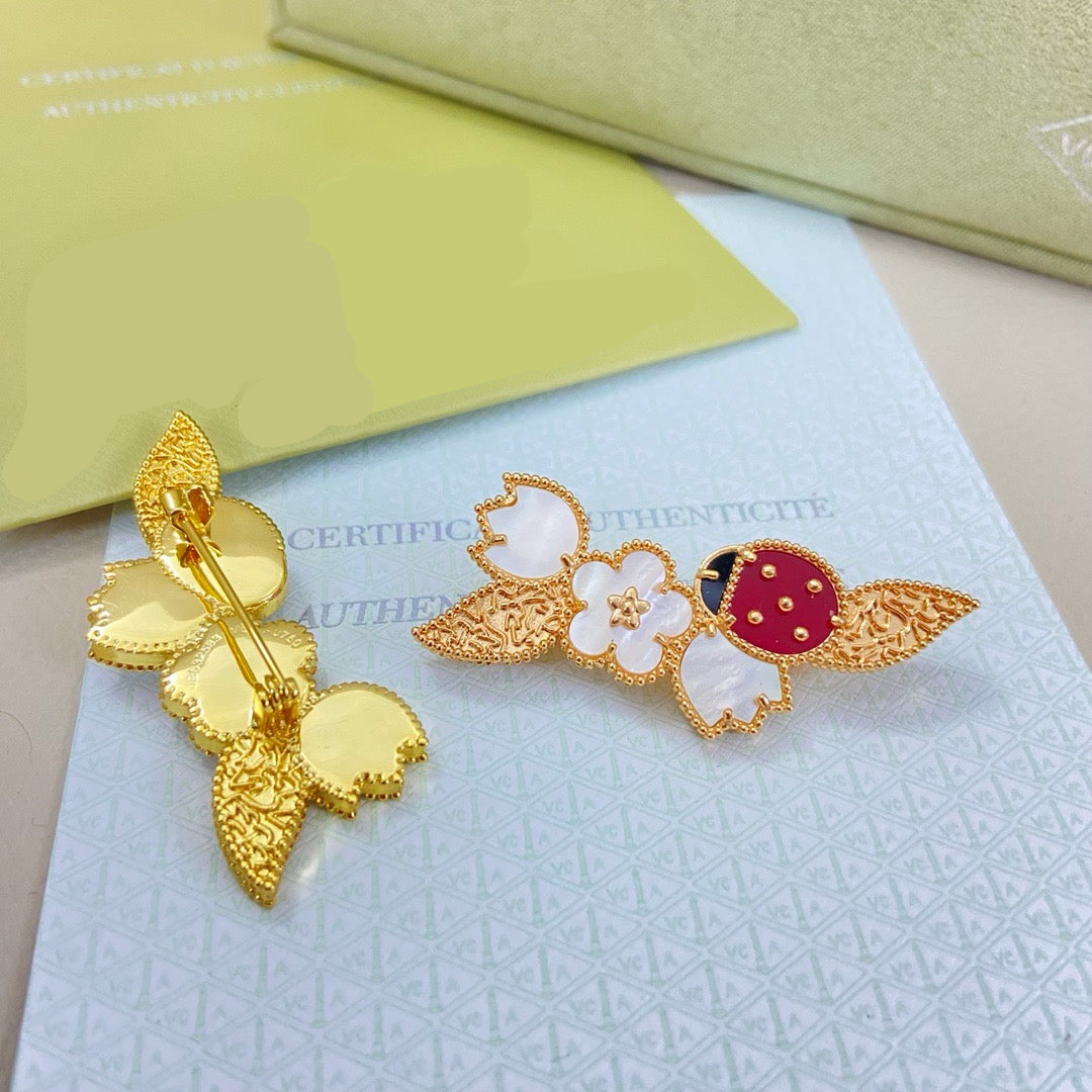 [Lume Jewels] Petal Leaf Ladybug Brooch