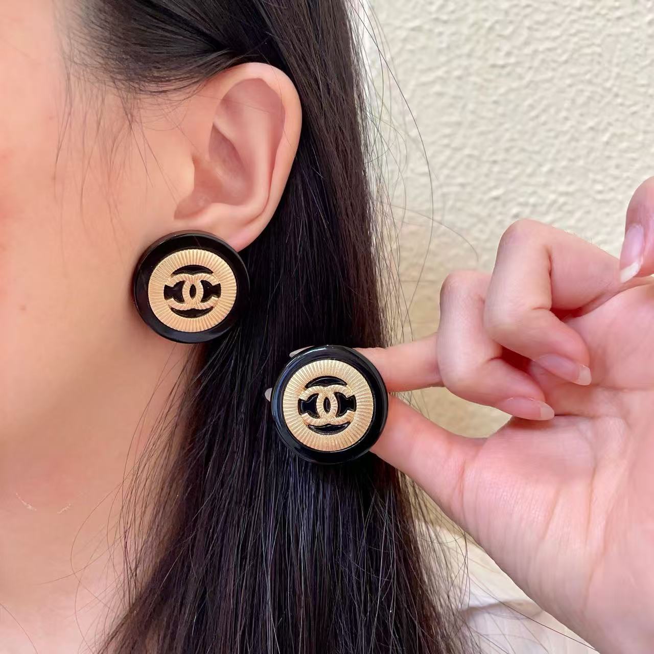 [Lume Jewels]Classic Double C Earrings