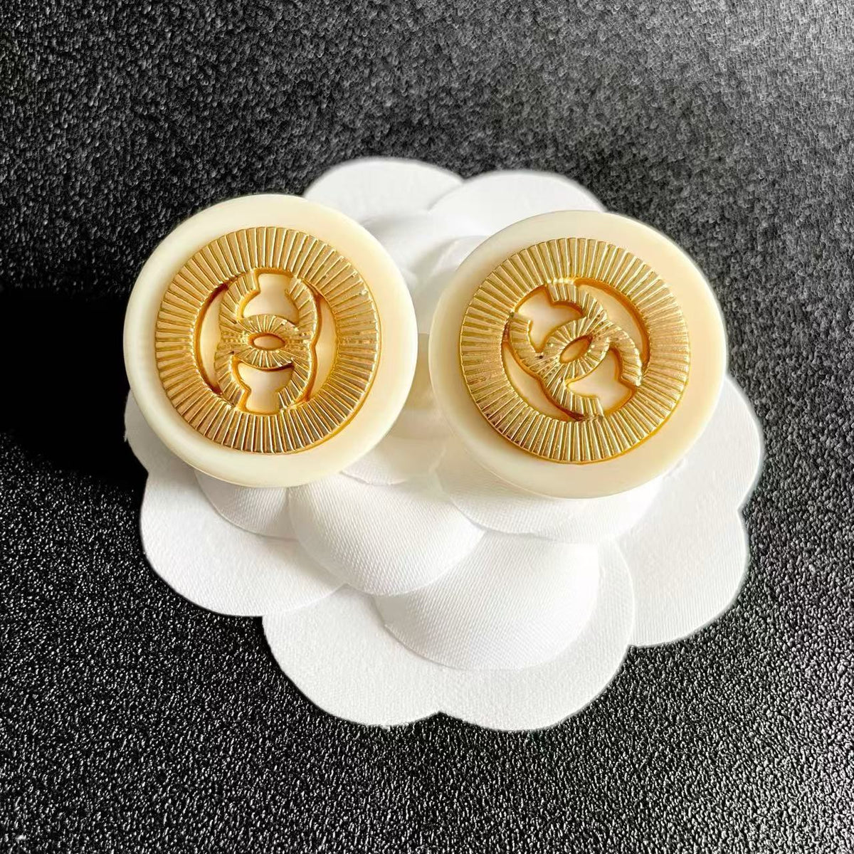 [Lume Jewels]Classic Double C Earrings
