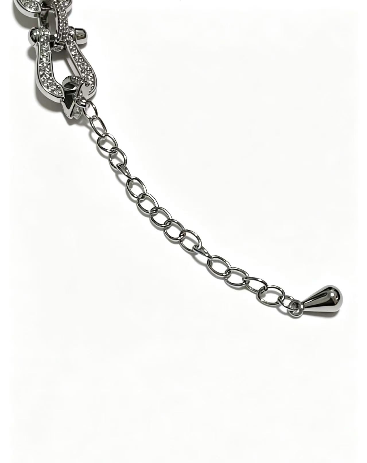 ¡®Lume JewelsDiamond-studded Horseshoe Bracelet