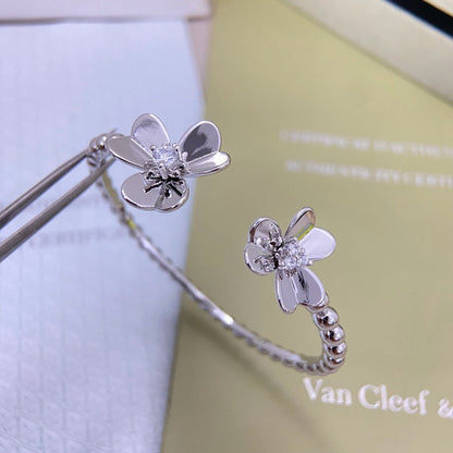 ¡®Lume Jewelry¡¯Frivole Two‑Flower Open Bangle,