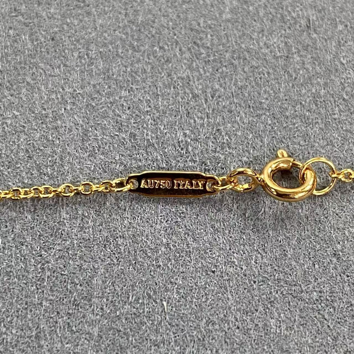 [Lume Jewels]T House Diamond-Studded Knot Necklace