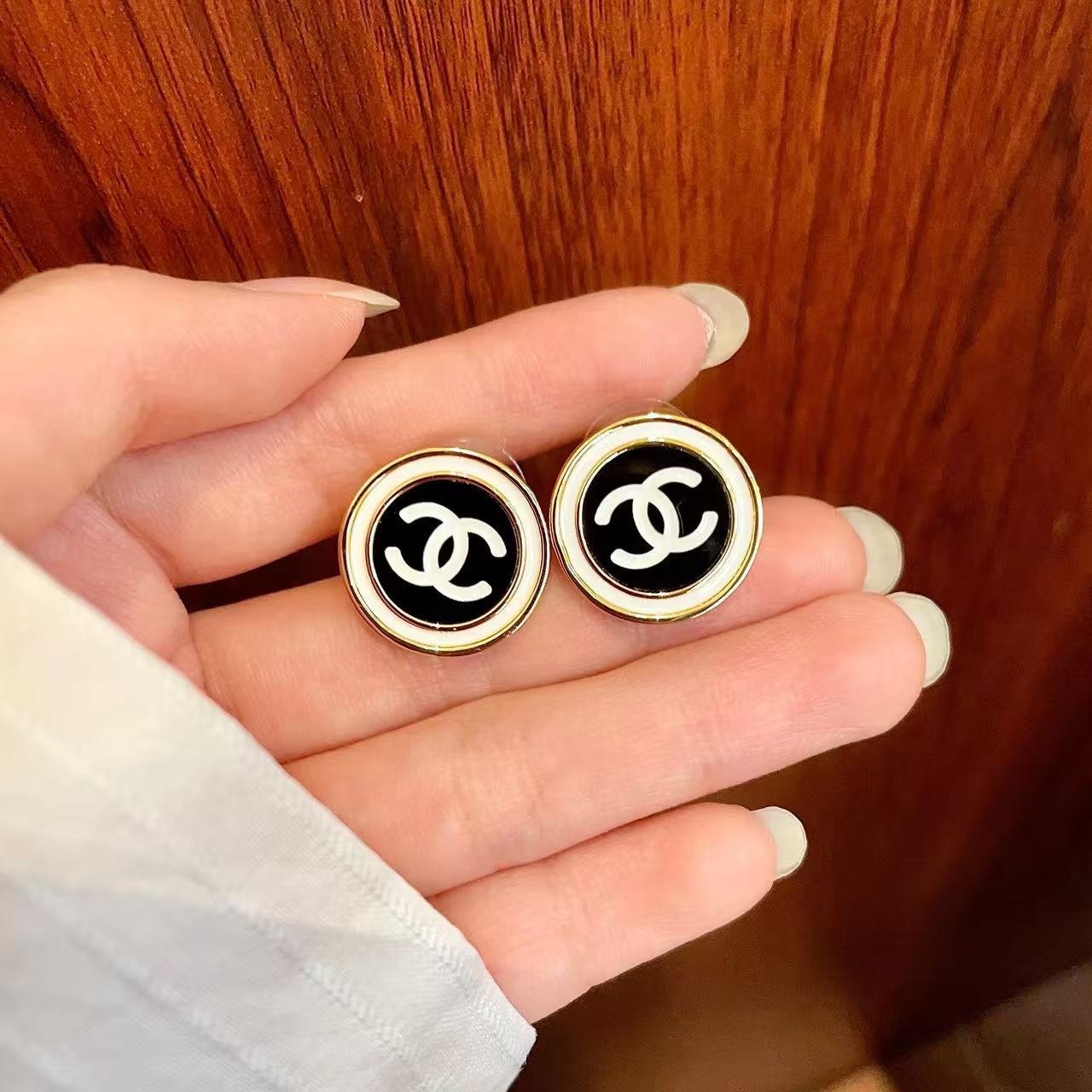 [Lume Jewels]Classic Double C Stud Earrings
