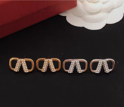 [Lume Jewels]V-shaped stud earrings