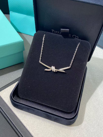 [Lume Jewels]T House Diamond-Studded Knot Necklace