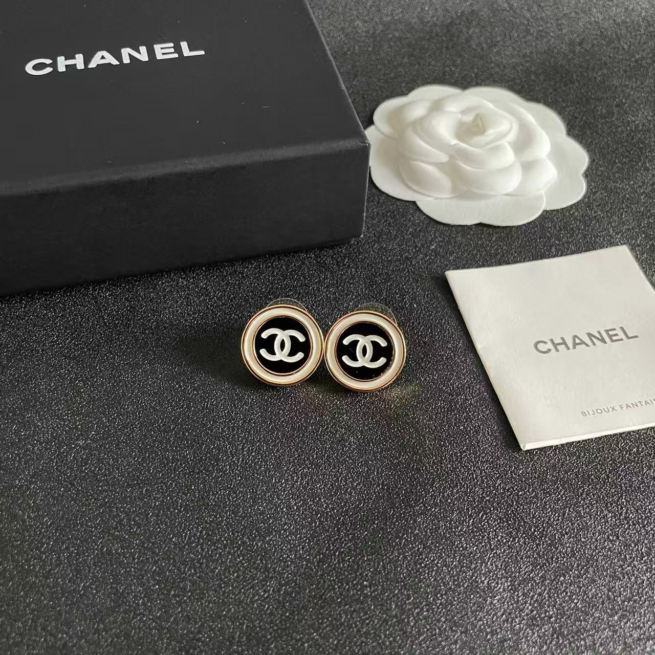 [Lume Jewels]Classic Double C Stud Earrings