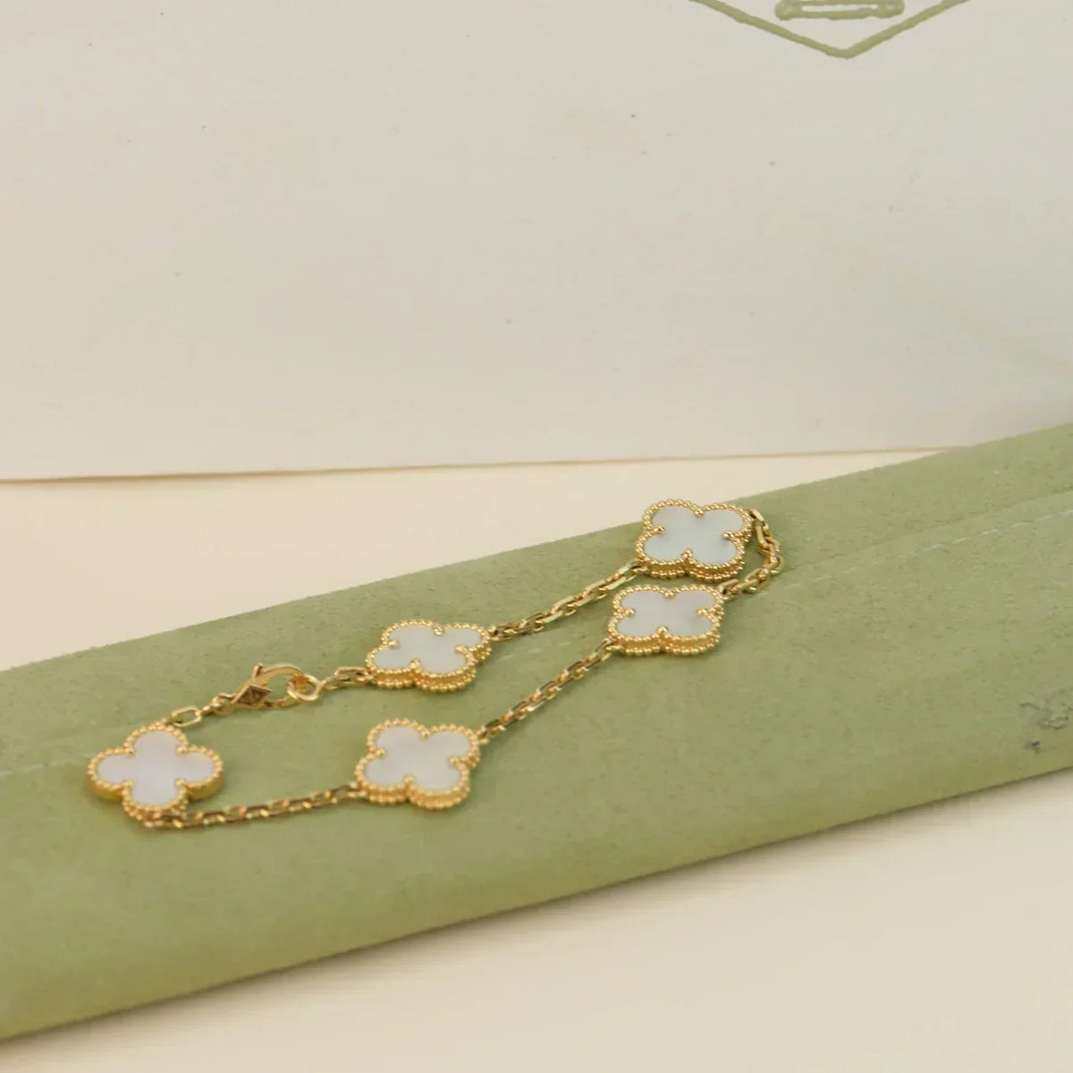 [Lume Jewels]New CLOVER WHITE PEARL MOP 5 MOTIF BRACELET COLLECTION