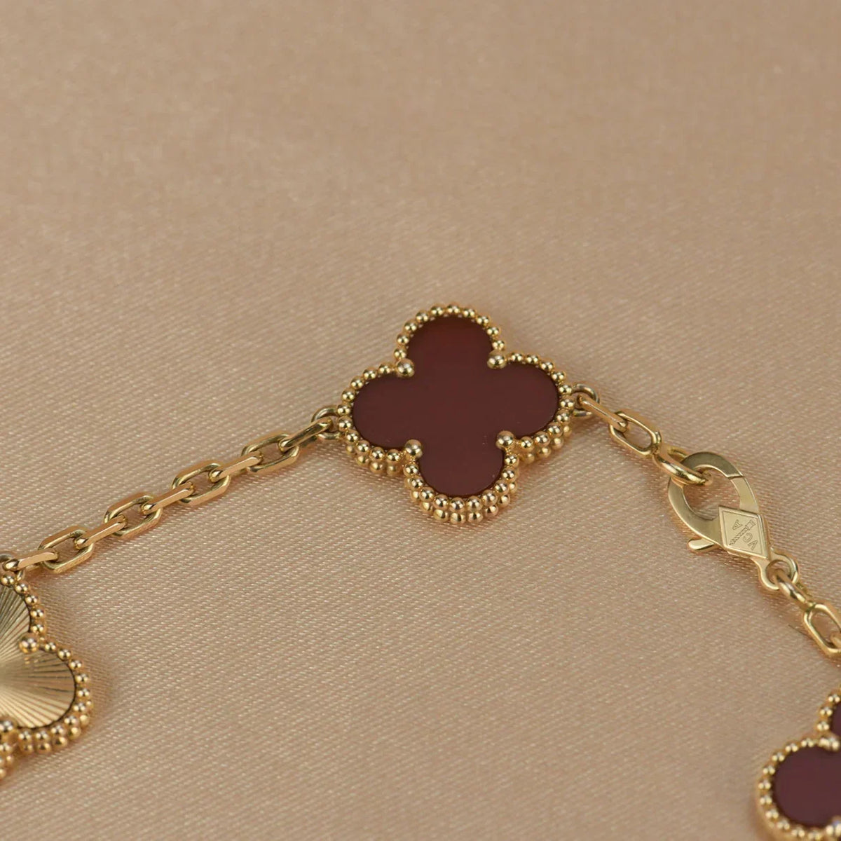 [Lume Jewels]New  CLOVER 5 MOTIF RED CORNELIAN BRACELET COLLECTION