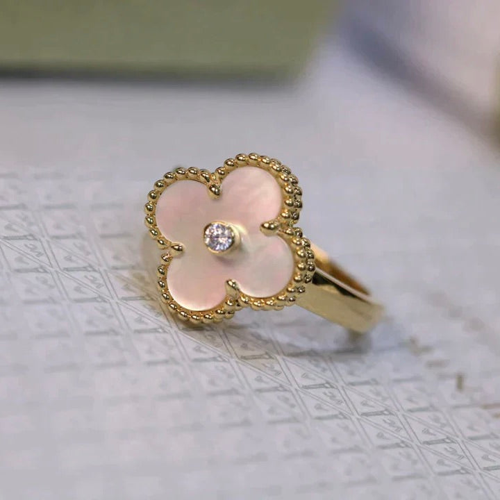 ¡®Lume Jewels¡¯CLOVER PINK MOP RING GOLD DIAMOND