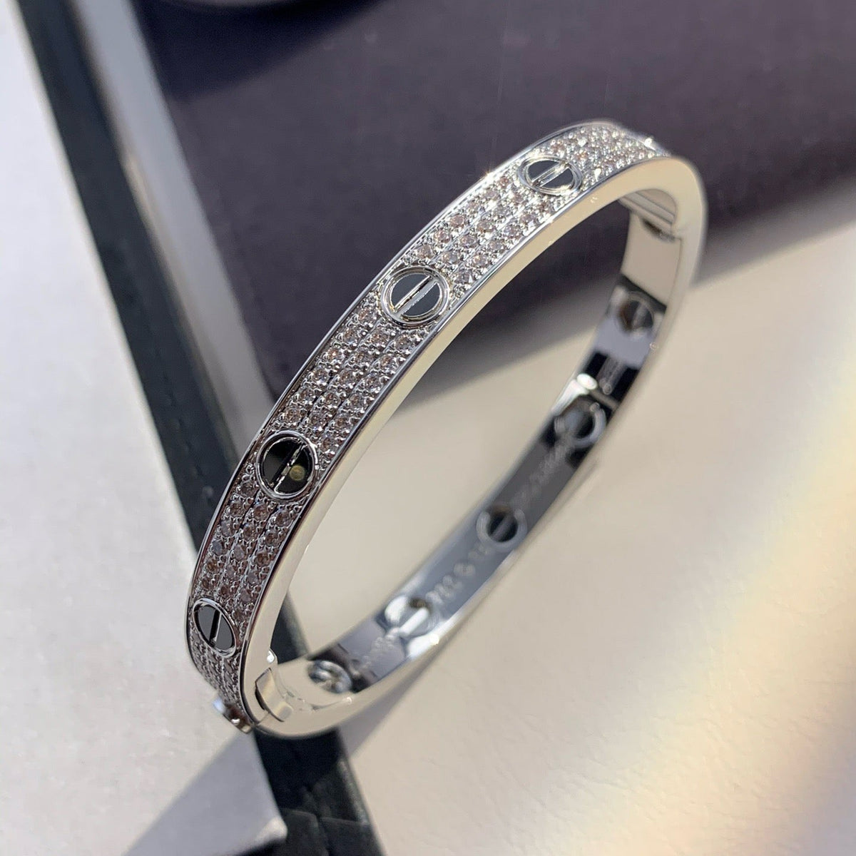 ¡®Lume Jewels¡¯LOVE BRACELET 6.1MM DIAMOND-PAVED CERAMIC