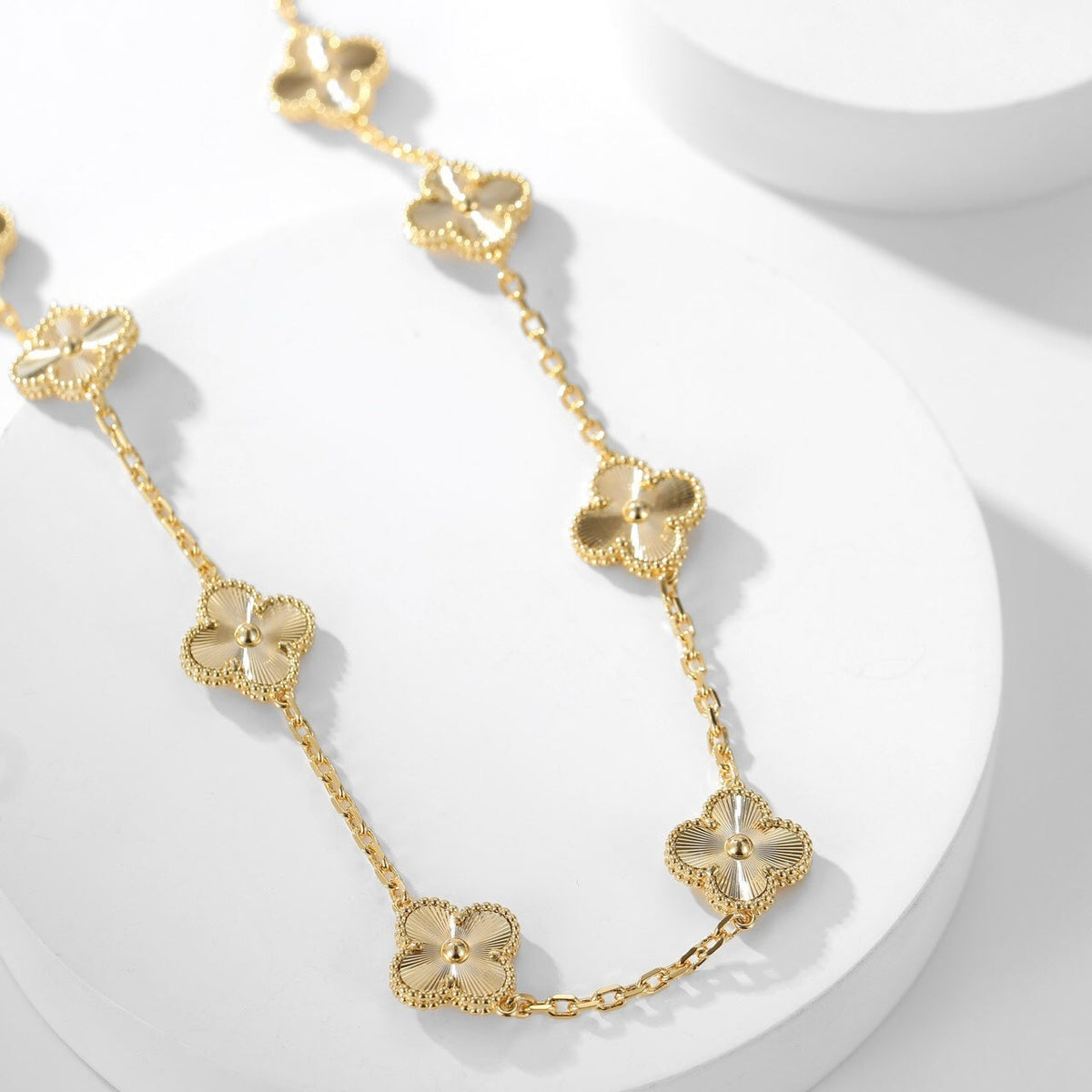 ¡®Lume Jewels¡¯CLOVER 10 MOTIFS LASER NECKLACE