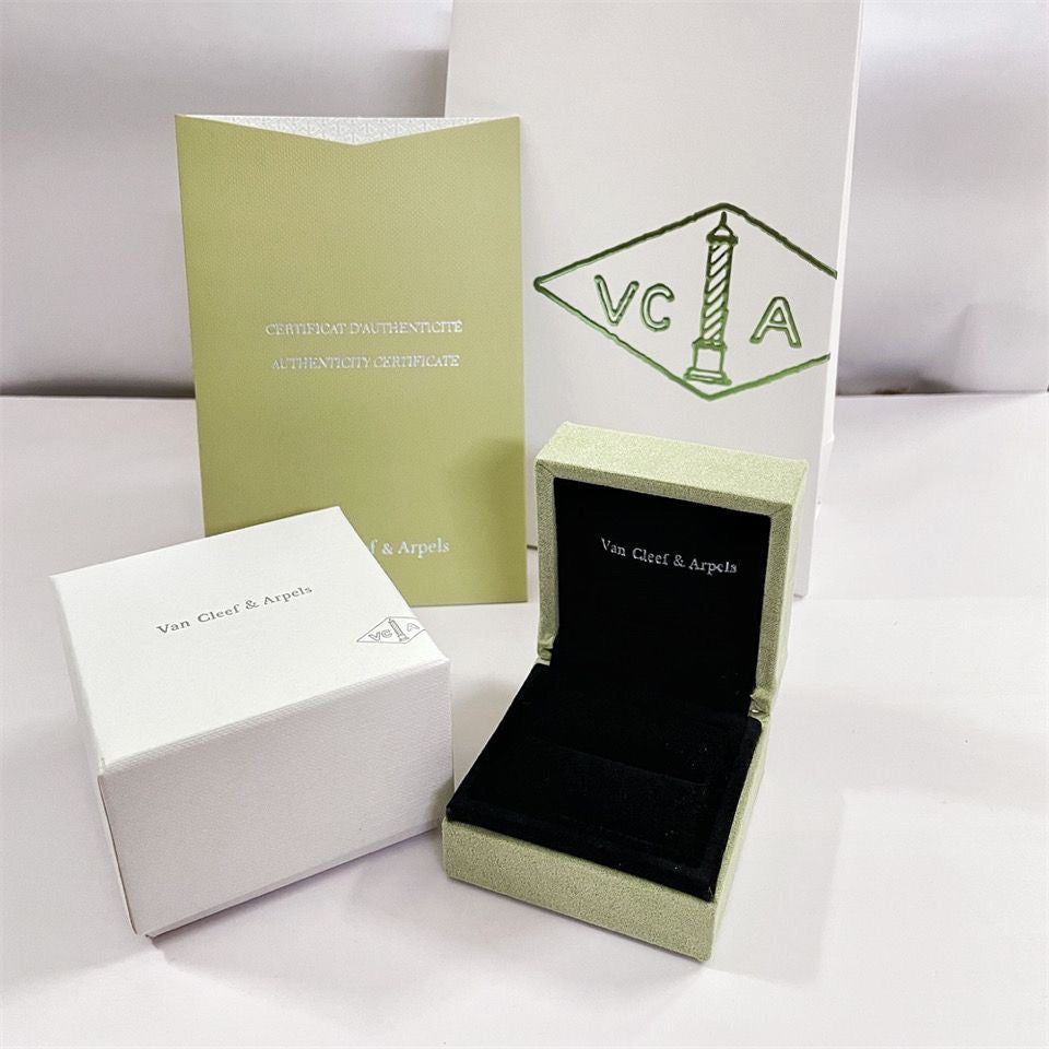 ¡®Lume Jewels¡¯VA CLOVER BRACELET NECKLACE RING BOX GIFT BAG